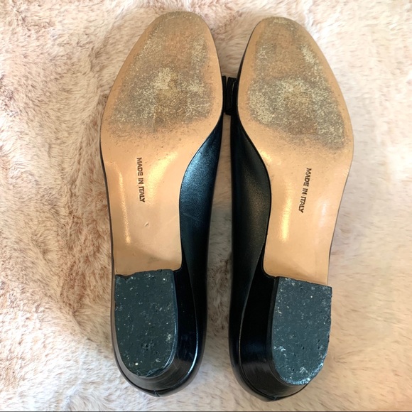 Salvatore Ferragamo Vara Patent Leather Pumps 7 Narrow - Picture 8 of 8